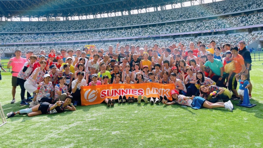 ランニング教室で参加者が走っている様子